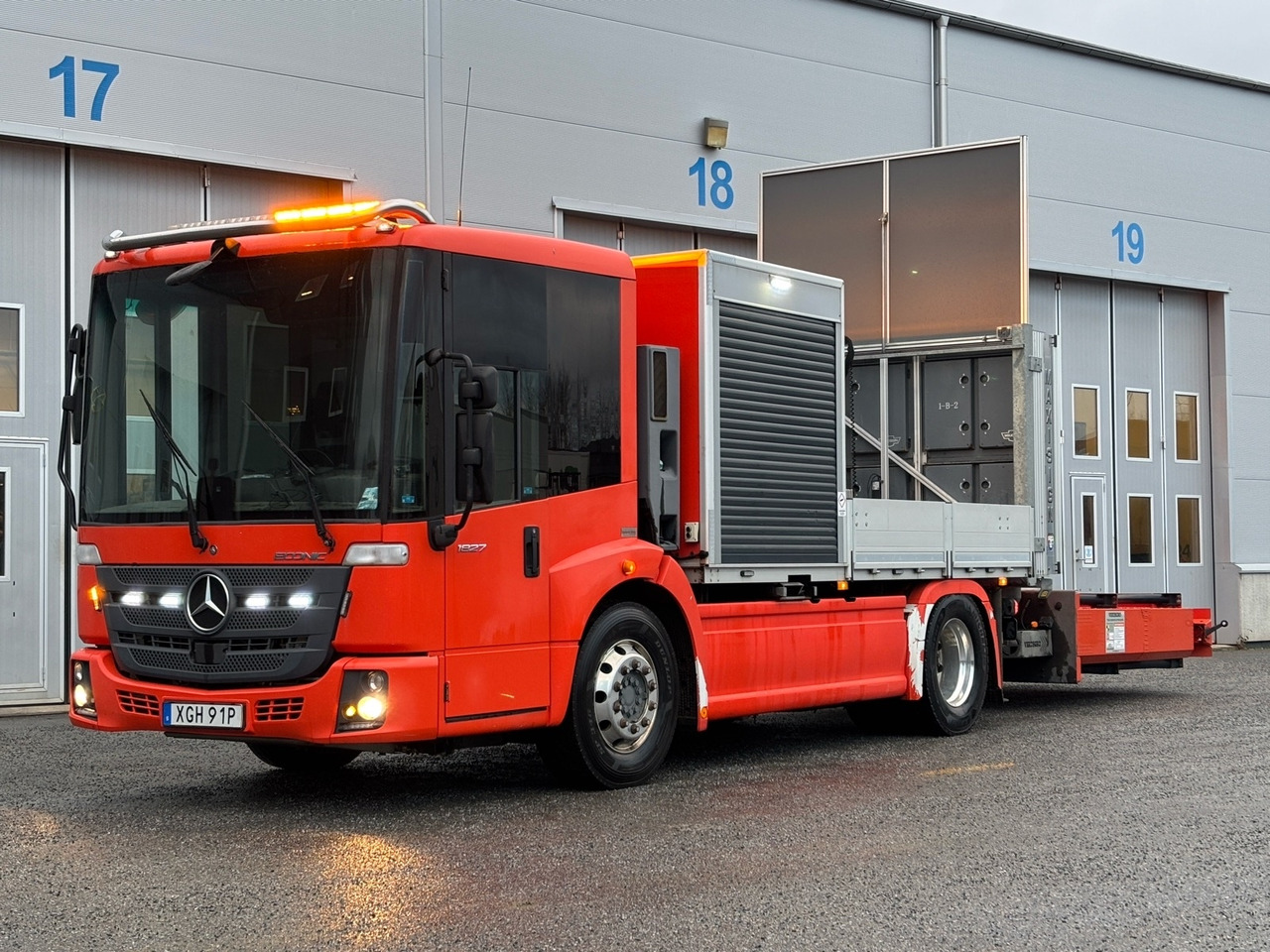 TMA-bil Mercedes-Benz Econic 1827 4x2 -2019 | Hiab kran - Lastbil med lad: billede 1 TMA-bil Mercedes-Benz Econic 1827 4x2 -2019 | Hiab kran - Lastbil med lad: billede 1