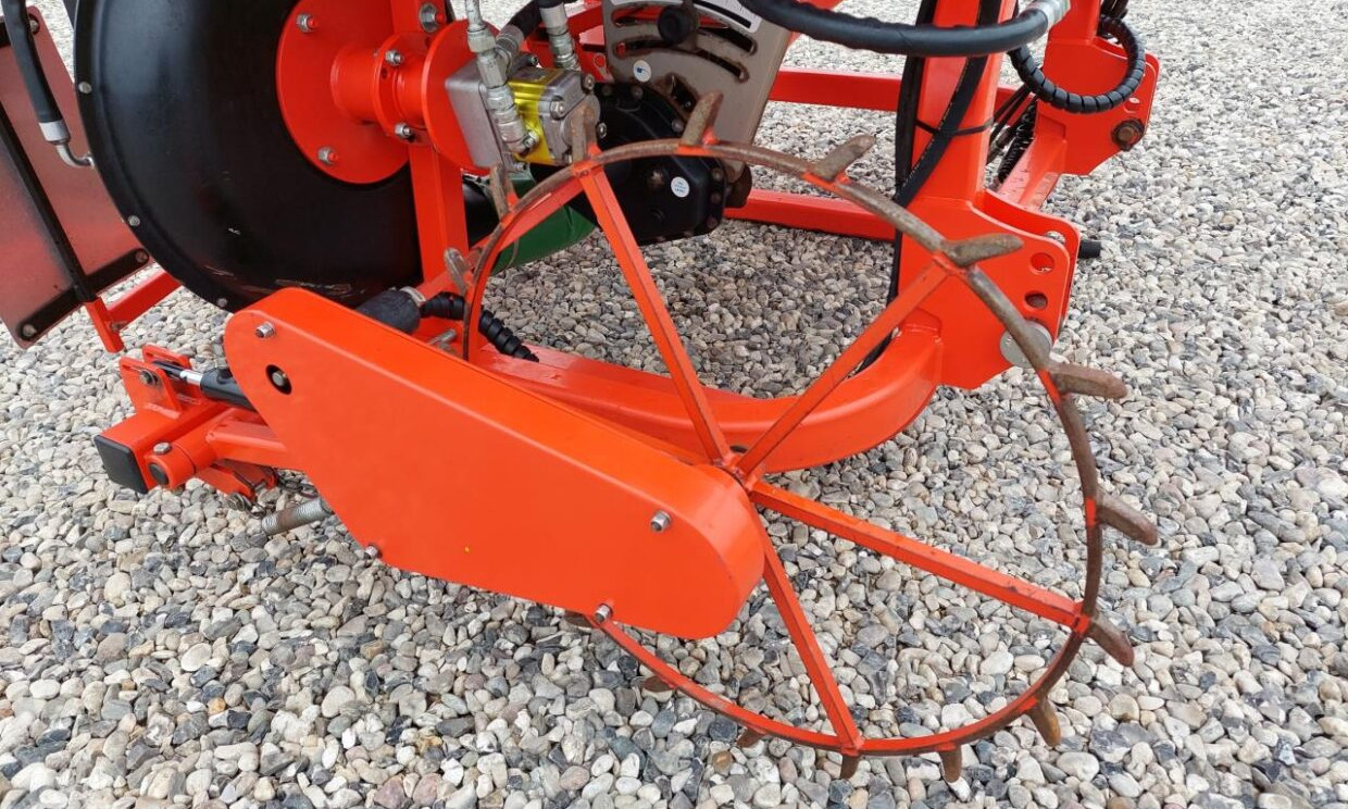 Thyregod TRV 12 med frø-/gødning-udstyr - Landbrugsmaskine: billede 5 Thyregod TRV 12 med frø-/gødning-udstyr - Landbrugsmaskine: billede 5