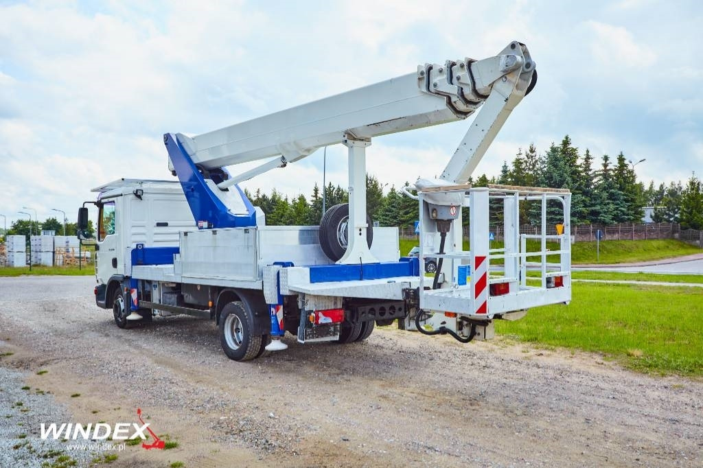 Wumag WT 300 - Lastbil med mandskabslift: billede 4 Wumag WT 300 - Lastbil med mandskabslift: billede 4