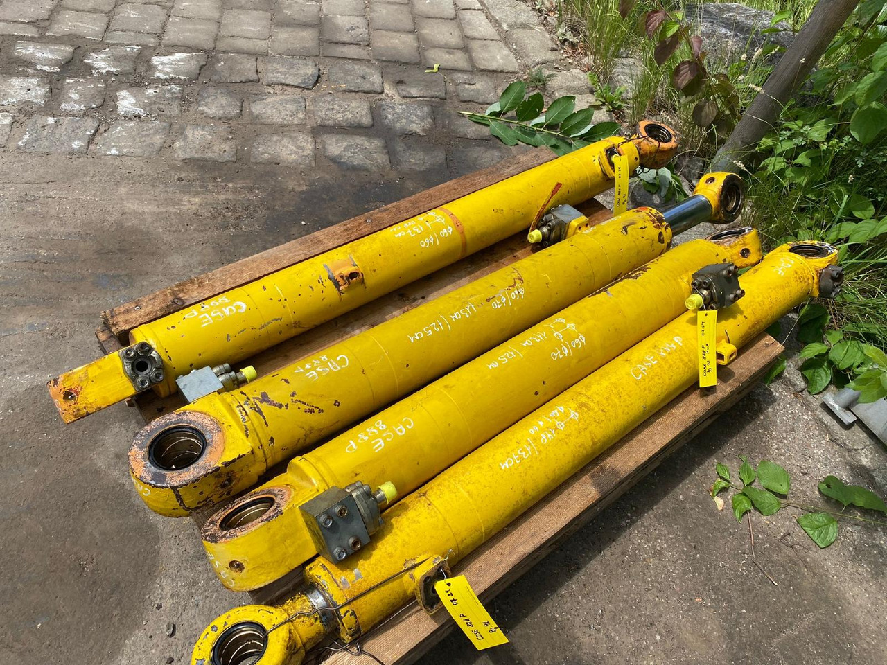 Case 888 P - Hydraulisk cylinder for Entreprenørmaskin: billede 1 Case 888 P - Hydraulisk cylinder for Entreprenørmaskin: billede 1