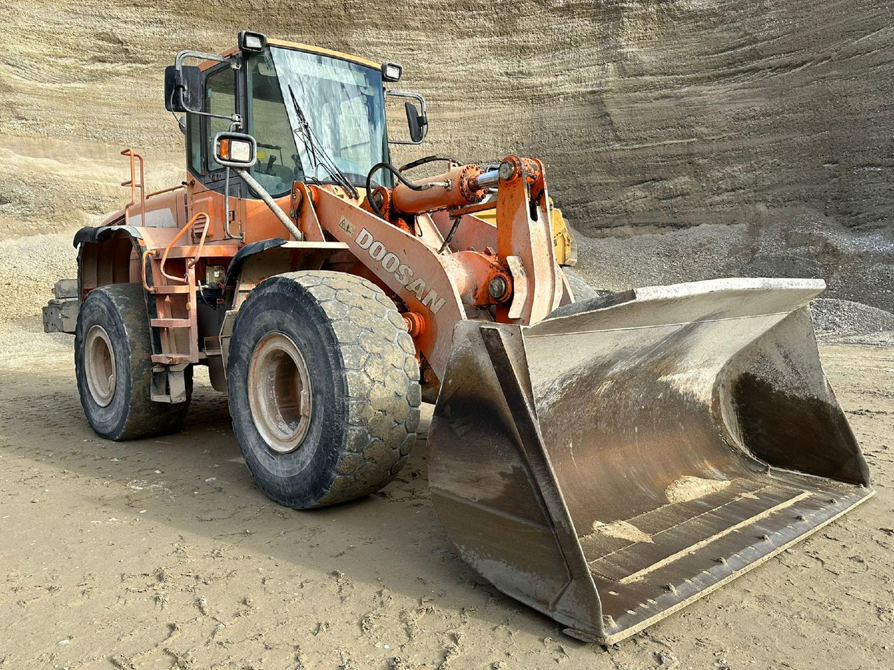 Gummihjulslæsser Doosan DL 300: billede 7