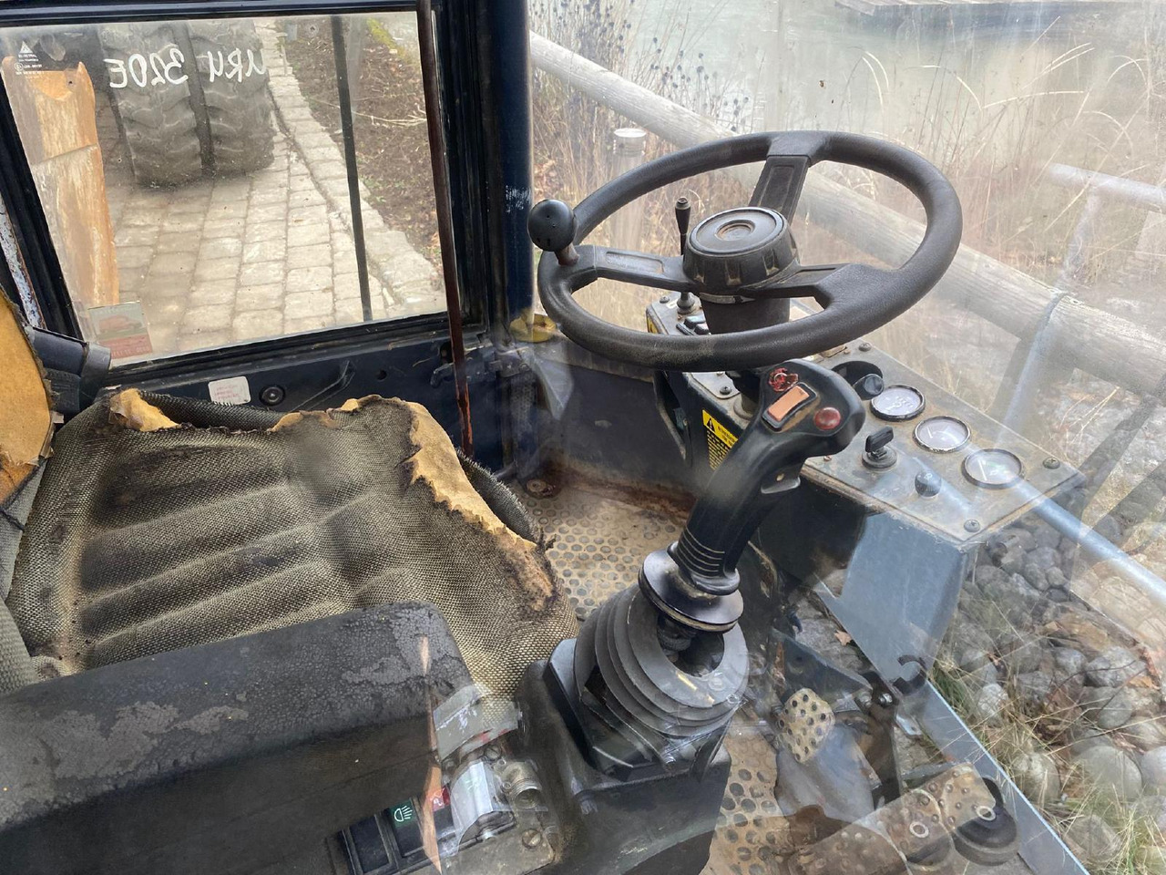 Furukawa 320 E - Førerhus for Entreprenørmaskin: billede 3 Furukawa 320 E - Førerhus for Entreprenørmaskin: billede 3