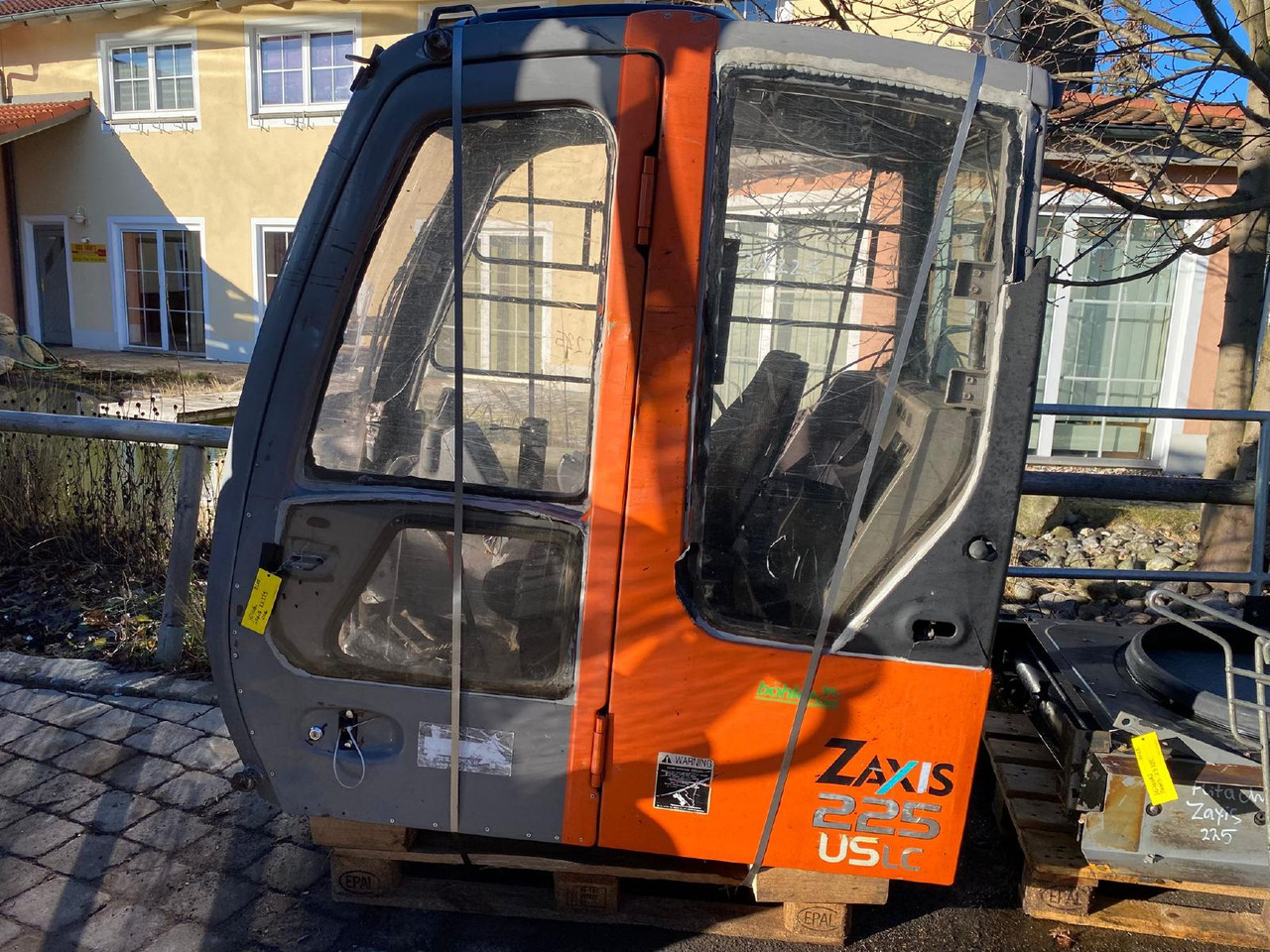 Hitachi ZX 225 - Førerhus for Entreprenørmaskin: billede 1 Hitachi ZX 225 - Førerhus for Entreprenørmaskin: billede 1