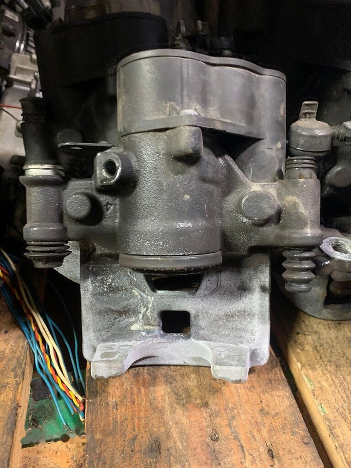 Brembo elektryczne D43901 Iveco Daily prawy, lewy, tył 2019- D43901 - Bremsekaliper for Lastbil: billede 3 Brembo elektryczne D43901 Iveco Daily prawy, lewy, tył 2019- D43901 - Bremsekaliper for Lastbil: billede 3