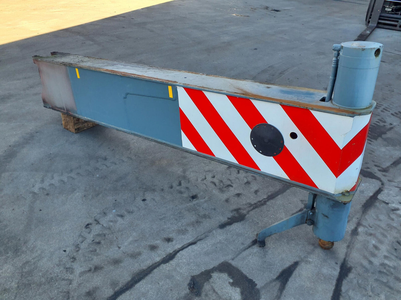 Liebherr LTM 1070-4.1 outrigger beam complete rear - Affjedring for Mobilkran: billede 1 Liebherr LTM 1070-4.1 outrigger beam complete rear - Affjedring for Mobilkran: billede 1