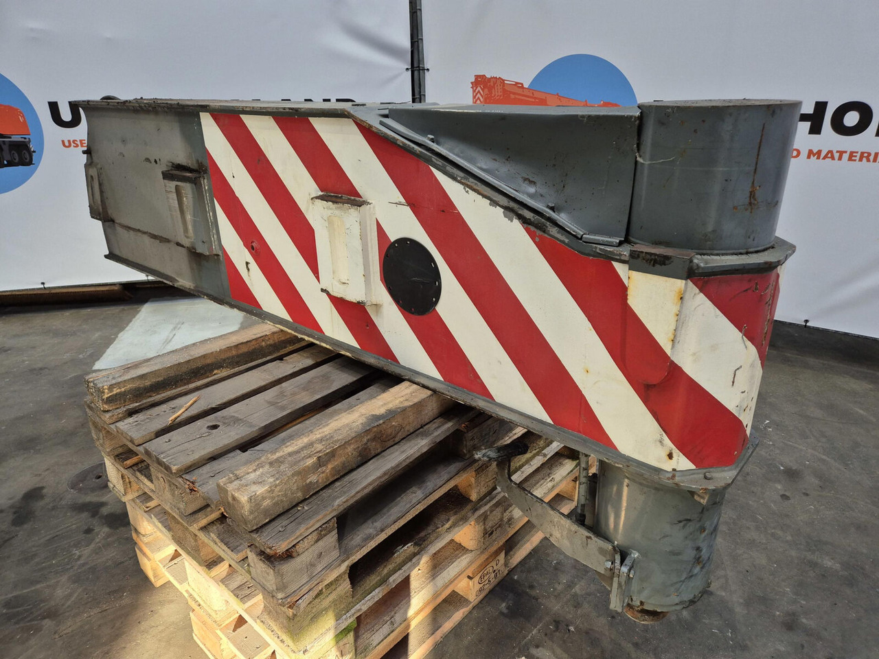 Liebherr LTM 1250-6.1 outriggerbeam rear with support cylinder - Affjedring for Kran: billede 1 Liebherr LTM 1250-6.1 outriggerbeam rear with support cylinder - Affjedring for Kran: billede 1