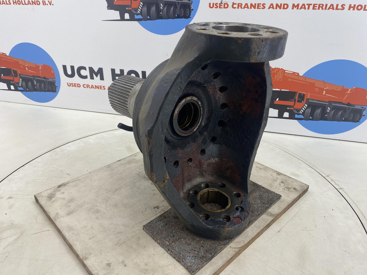 PPM 250 ATT Steering knuckle 16 holes axle 1 - Styrespindel for Mobilkran: billede 4 PPM 250 ATT Steering knuckle 16 holes axle 1 - Styrespindel for Mobilkran: billede 4
