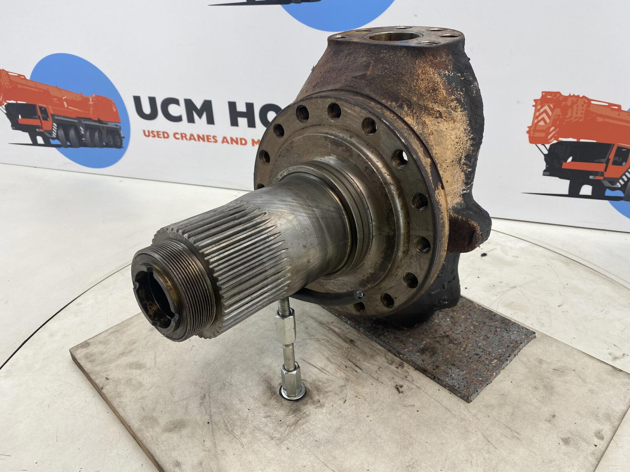 PPM 280 ATT Steering knuckle 16 holes axle 2 - Styrespindel for Kran: billede 1 PPM 280 ATT Steering knuckle 16 holes axle 2 - Styrespindel for Kran: billede 1