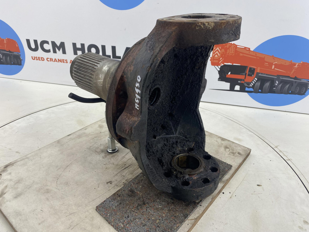 PPM 280 ATT Steering knuckle 16 holes axle 2 - Styrespindel for Kran: billede 4 PPM 280 ATT Steering knuckle 16 holes axle 2 - Styrespindel for Kran: billede 4