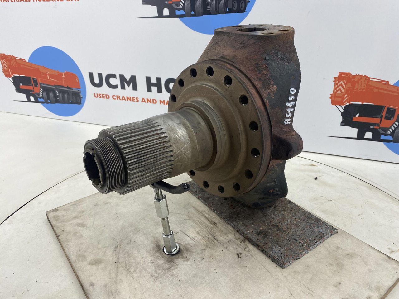 PPM 280 ATT Steering knuckle 16 holes axle 2 - Styrespindel for Kran: billede 1 PPM 280 ATT Steering knuckle 16 holes axle 2 - Styrespindel for Kran: billede 1