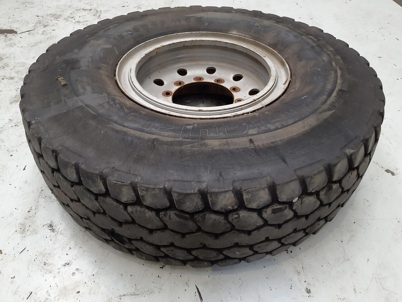 Terex Wheel 445/95R25 10 14.5 3p - Komplet hjul for Kran: billede 1 Terex Wheel 445/95R25 10 14.5 3p - Komplet hjul for Kran: billede 1