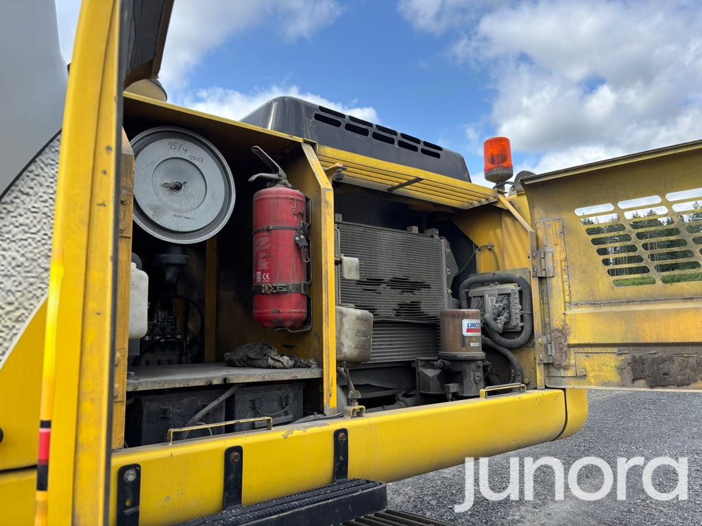 Bæltegravemaskine Bandgrävare New Holland E305: billede 30