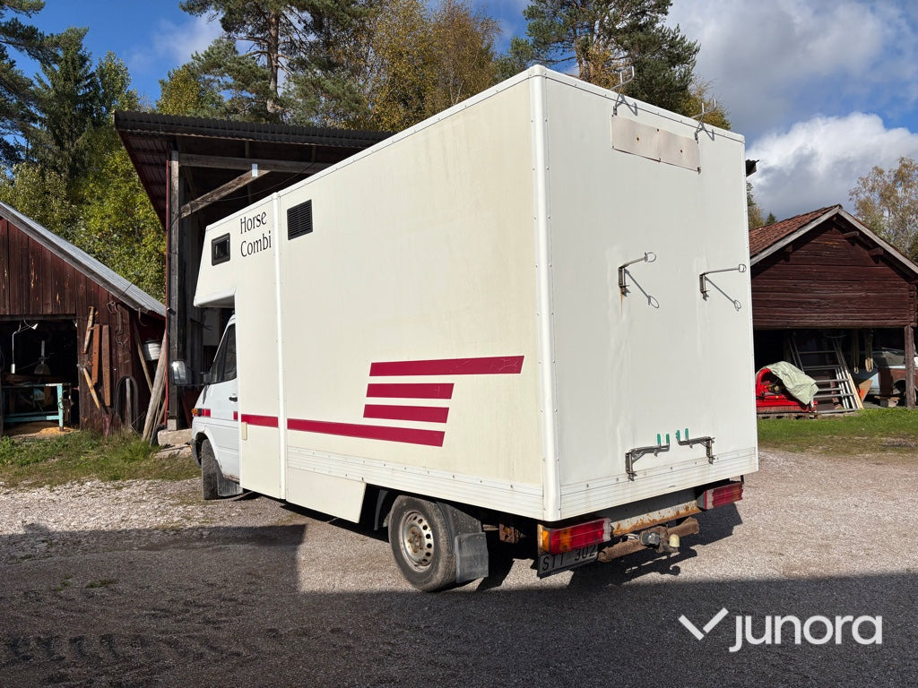 Hästtransport Mercedes-Benz 316 CDI - Autocamper med alkove: billede 3 Hästtransport Mercedes-Benz 316 CDI - Autocamper med alkove: billede 3