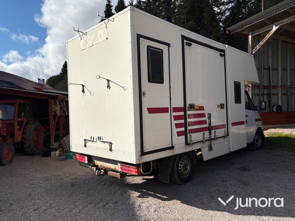 Hästtransport Mercedes-Benz 316 CDI - Autocamper med alkove: billede 5 Hästtransport Mercedes-Benz 316 CDI - Autocamper med alkove: billede 5