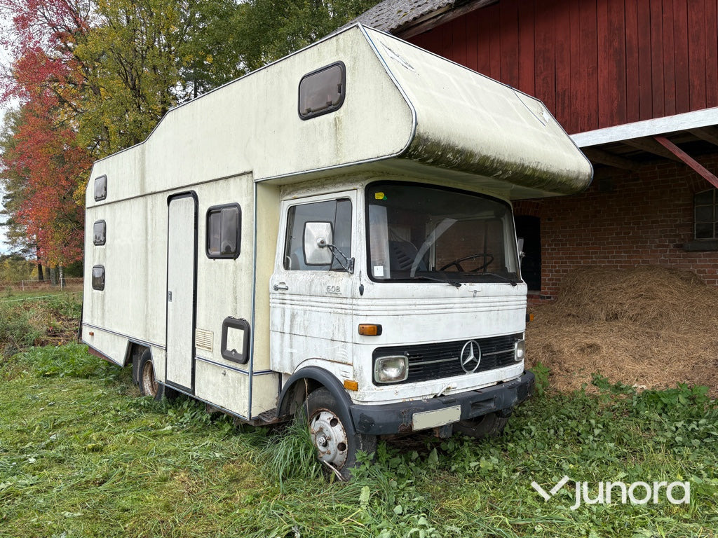 Husbil MERCEDES BENZ LP 608/32 - Autocamper med alkove: billede 1 Husbil MERCEDES BENZ LP 608/32 - Autocamper med alkove: billede 1