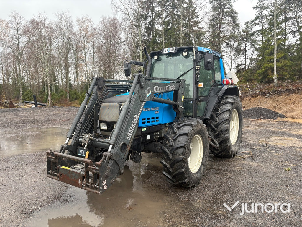 Traktor - Valtra 6550-4 med frontlastare - Traktor: billede 1 Traktor - Valtra 6550-4 med frontlastare - Traktor: billede 1