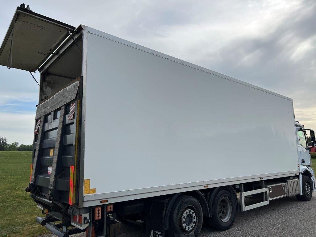 8,4 mtr glasfiber kasse - Xarios 500 - Veksellad til varevogne: billede 1 8,4 mtr glasfiber kasse - Xarios 500 - Veksellad til varevogne: billede 1