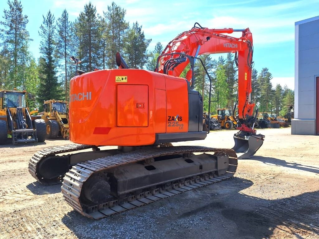 Hitachi ZX225USLC-5 PYÖRITTÄJÄ+PIHDIT YM. - Bæltegravemaskine: billede 4 Hitachi ZX225USLC-5 PYÖRITTÄJÄ+PIHDIT YM. - Bæltegravemaskine: billede 4