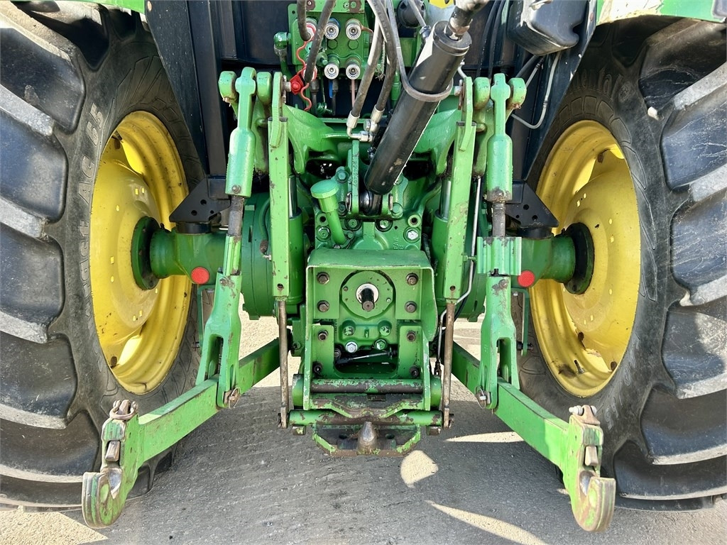 John Deere 5100M ETUKUORMAAJALLA - Traktor: billede 5 John Deere 5100M ETUKUORMAAJALLA - Traktor: billede 5