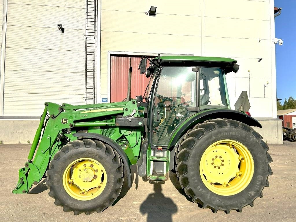 John Deere MYYTY!!SOLD!! 5100M ETUKUORMAAJALLA - Traktor: billede 2 John Deere MYYTY!!SOLD!! 5100M ETUKUORMAAJALLA - Traktor: billede 2