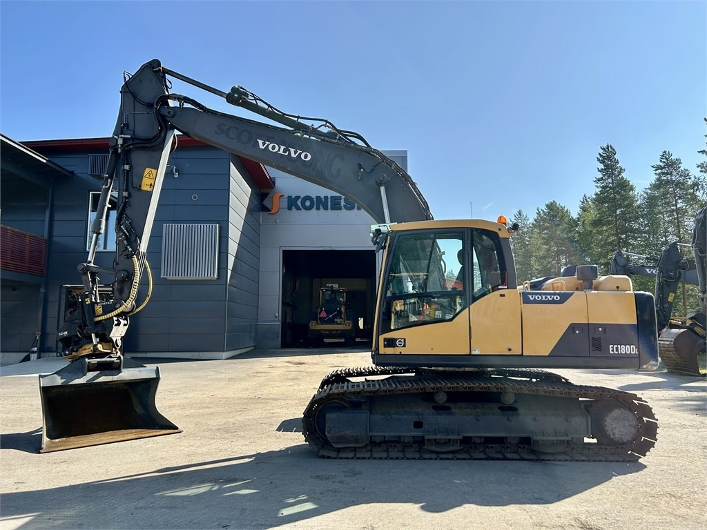 Volvo EC180DL PYÖRITTÄJÄLLÄ - Bæltegravemaskine: billede 1 Volvo EC180DL PYÖRITTÄJÄLLÄ - Bæltegravemaskine: billede 1