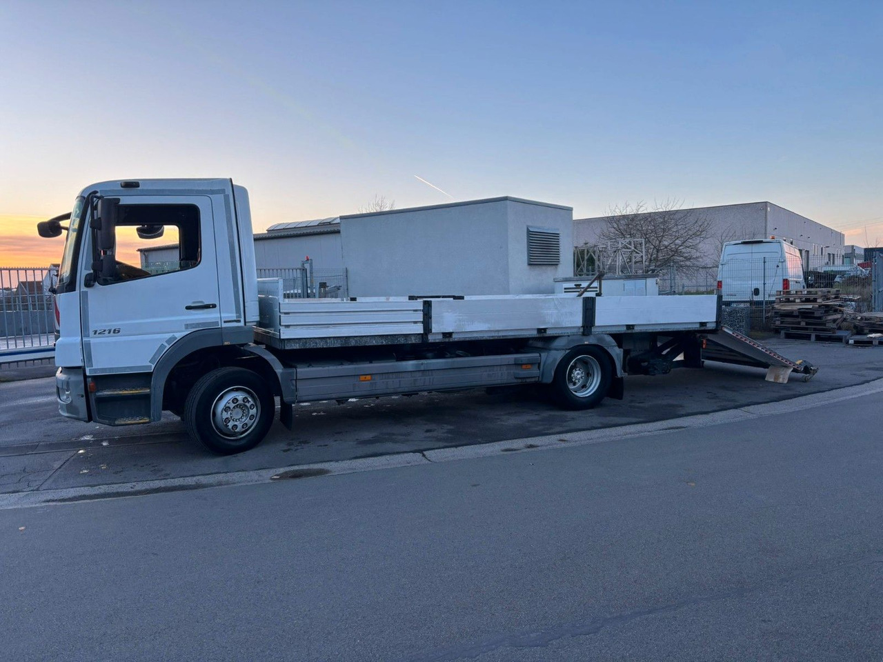 Mercedes-Benz Atgeo 1216. Pritsche 6.00m. LBW. Klima. - Lastbil med lad: billede 3 Mercedes-Benz Atgeo 1216. Pritsche 6.00m. LBW. Klima. - Lastbil med lad: billede 3