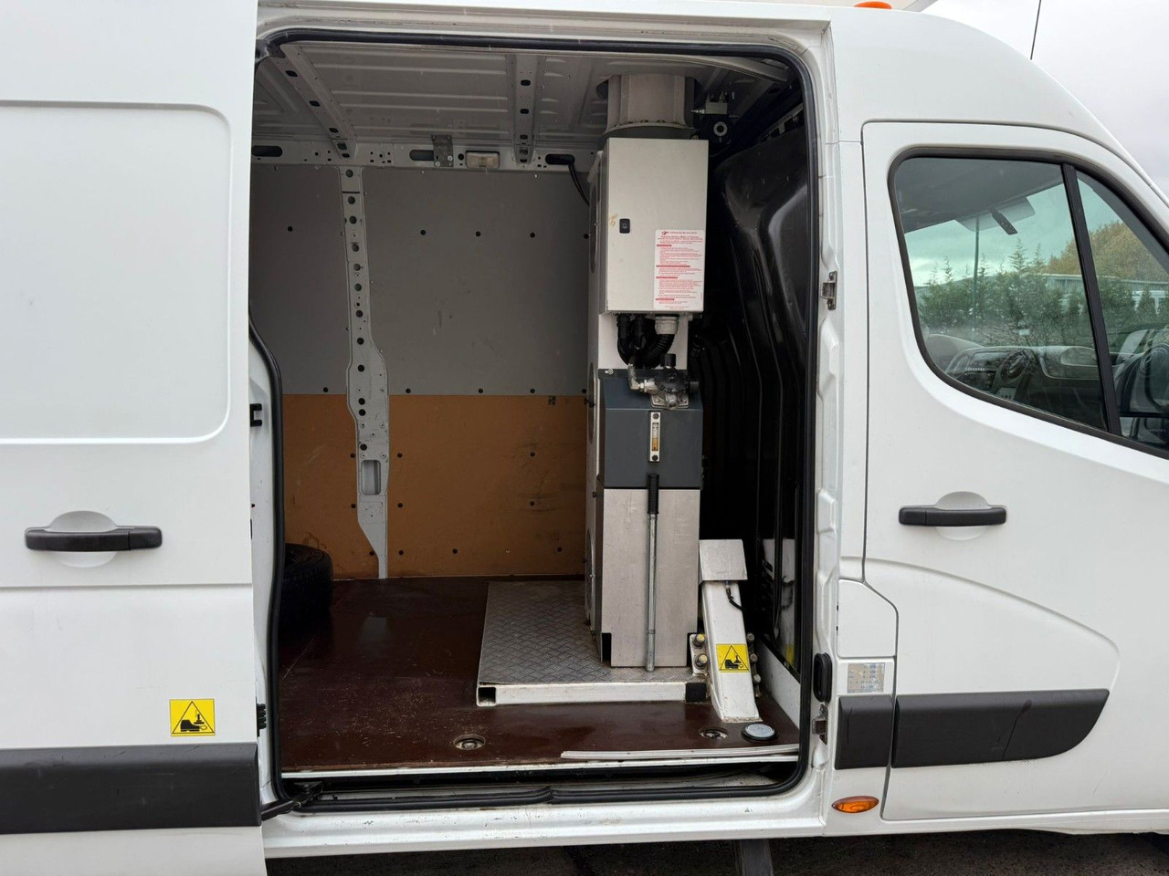 Renault Master. France Elévateur 12m. Klima. Kamera. - Lastbil med mandskabslift: billede 5 Renault Master. France Elévateur 12m. Klima. Kamera. - Lastbil med mandskabslift: billede 5