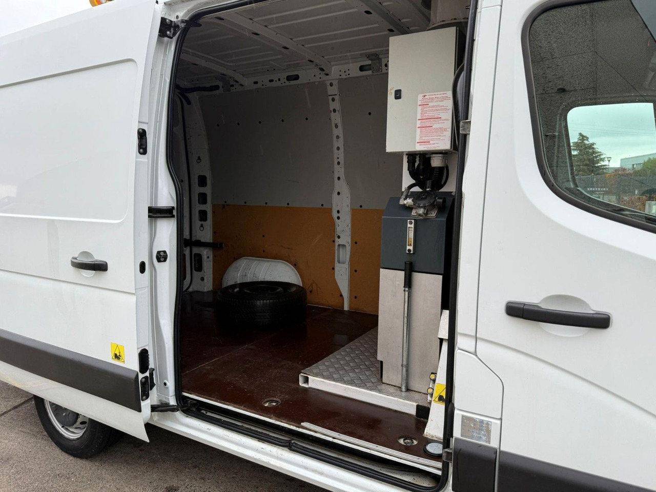 Renault Master. France Elévateur 12m. Klima. Kamera. - Lastbil med mandskabslift: billede 4 Renault Master. France Elévateur 12m. Klima. Kamera. - Lastbil med mandskabslift: billede 4