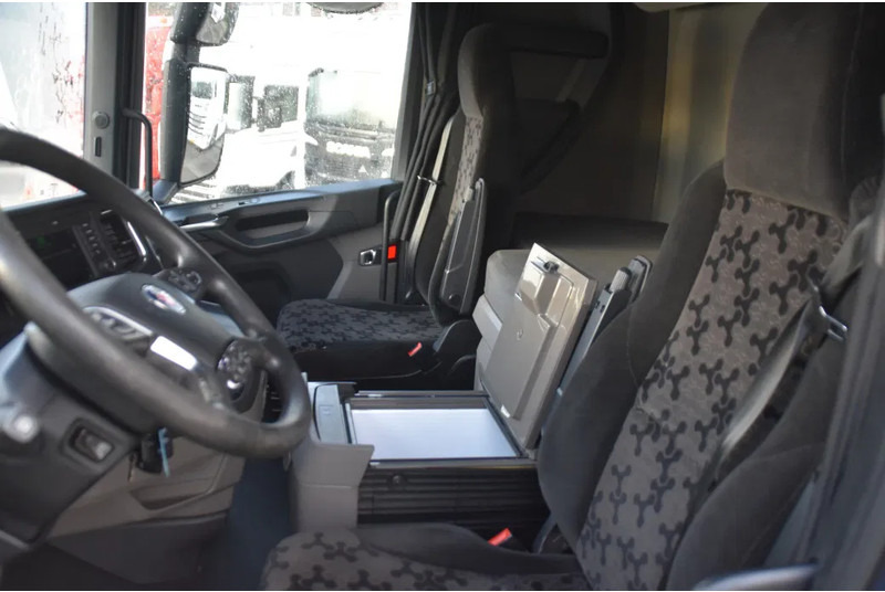Scania S450 NGS 4x2NB - FULL AIR - 651 TKM - RETARDER - PARK. AIRCO - NAVI - 2 x FUEL TANKS - LED - - Trækker: billede 5 Scania S450 NGS 4x2NB - FULL AIR - 651 TKM - RETARDER - PARK. AIRCO - NAVI - 2 x FUEL TANKS - LED - - Trækker: billede 5