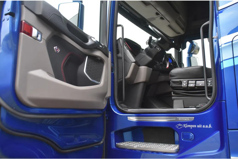 Scania S520 V8 NGS 4x2NB - RETARDER - 691 TKM - FULL AIR - PARK. AIRCO - 2 x FUEL TANKS - LED - PAINTED WHEELS - LIKE NEW ! - Trækker: billede 4 Scania S520 V8 NGS 4x2NB - RETARDER - 691 TKM - FULL AIR - PARK. AIRCO - 2 x FUEL TANKS - LED - PAINTED WHEELS - LIKE NEW ! - Trækker: billede 4