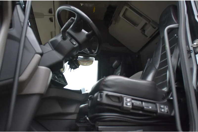 Scania S650 V8 NGS 6x2/4 - 361 TKM - FULL AIR - RETARDER - PTO - PARK. AIRCO - 9 TONS FRONT AXLE - ALCOA'S - LED - EXCELLENT CONDITION - Trækker: billede 5 Scania S650 V8 NGS 6x2/4 - 361 TKM - FULL AIR - RETARDER - PTO - PARK. AIRCO - 9 TONS FRONT AXLE - ALCOA'S - LED - EXCELLENT CONDITION - Trækker: billede 5