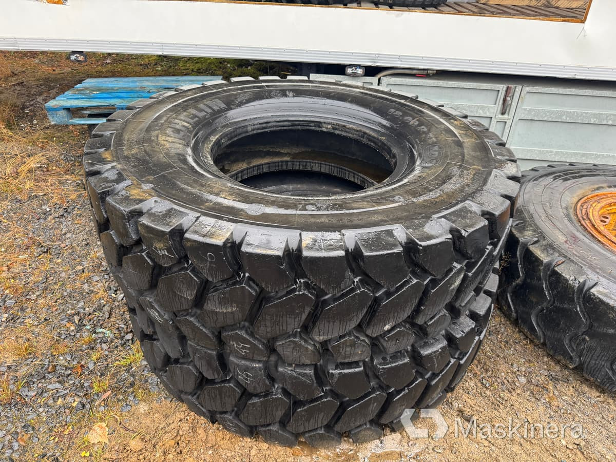 Däck Michelin 18.00 R 33 XDT - Dæk for Entreprenørmaskin: billede 1 Däck Michelin 18.00 R 33 XDT - Dæk for Entreprenørmaskin: billede 1