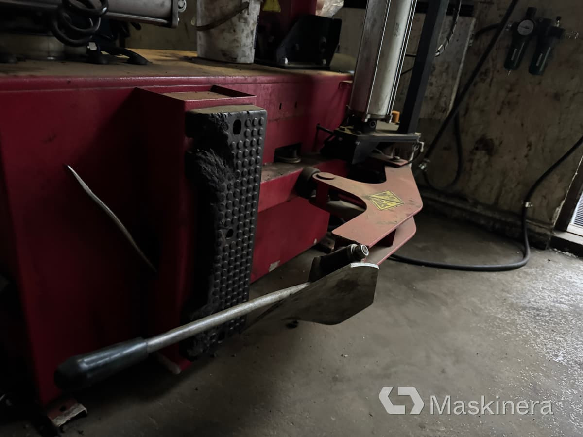 Pela & Megaspin 400 Däckmaskin Pela U-236A & Megaspin 400 - Værkstedsudstyr: billede 5 Pela & Megaspin 400 Däckmaskin Pela U-236A & Megaspin 400 - Værkstedsudstyr: billede 5