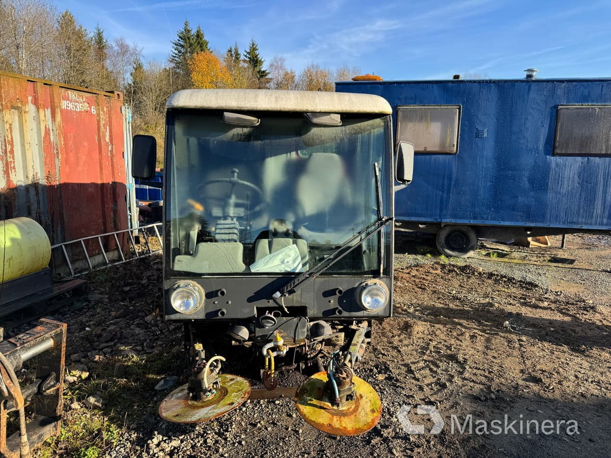 Sopmaskin Johnston Compact 142A 101T (Rep. objekt) - Fejebil: billede 2 Sopmaskin Johnston Compact 142A 101T (Rep. objekt) - Fejebil: billede 2