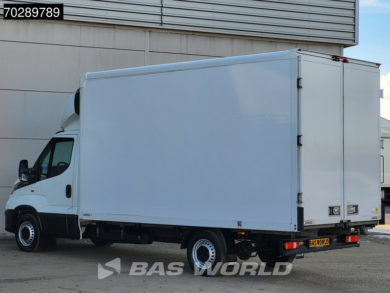 Iveco Daily 35S16 Automaat Bakwagen Achterdeuren 160PK Airco Camera Euro6 Meubelbak Koffer 21m3 Airco - Varebil med kasse: billede 2 Iveco Daily 35S16 Automaat Bakwagen Achterdeuren 160PK Airco Camera Euro6 Meubelbak Koffer 21m3 Airco - Varebil med kasse: billede 2