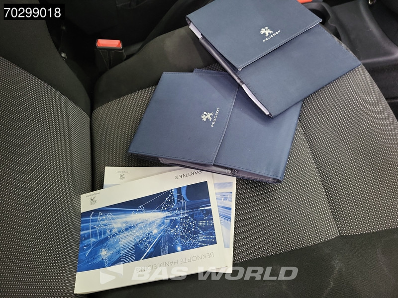 Leje en Peugeot Partner 80PK L1H1 Trekhaak Imperiaal Airco Parkeersensoren APK 08-2026 Euro6 L1 Kompakt Airco Trekhaak Peugeot Partner 80PK L1H1 Trekhaak Imperiaal Airco Parkeersensoren APK 08-2026 Euro6 L1 Kompakt Airco Trekhaak: billede 19