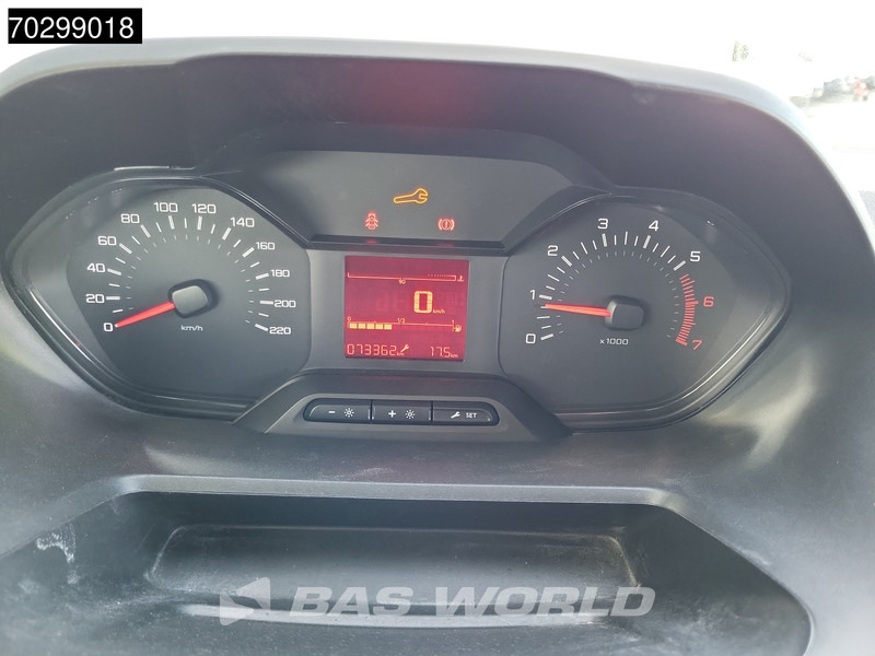 Leje en Peugeot Partner 80PK L1H1 Trekhaak Imperiaal Airco Parkeersensoren APK 08-2026 Euro6 L1 Kompakt Airco Trekhaak Peugeot Partner 80PK L1H1 Trekhaak Imperiaal Airco Parkeersensoren APK 08-2026 Euro6 L1 Kompakt Airco Trekhaak: billede 18