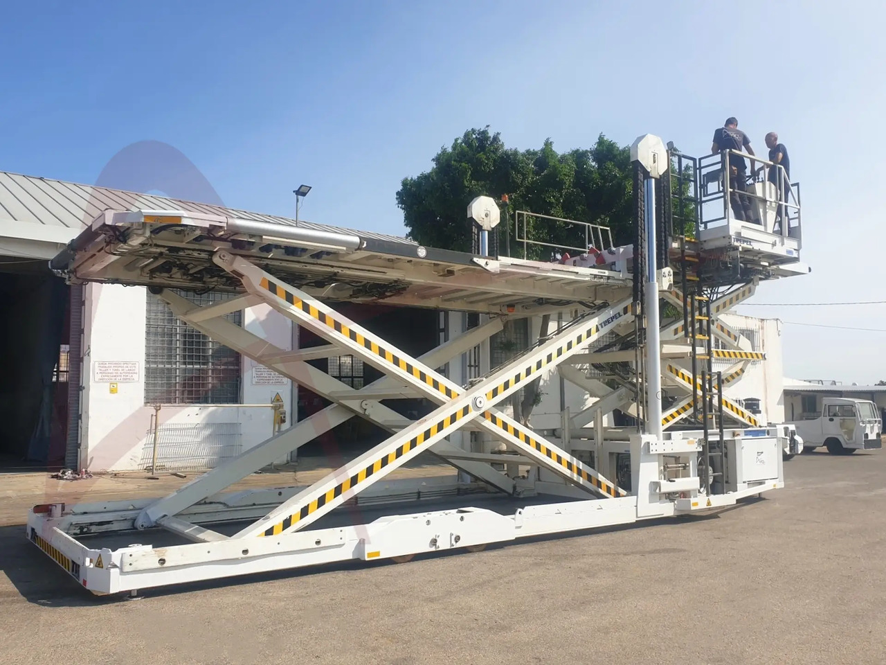 TREPEL CHAMP 140 - Container-/ Palleløfter: billede 1 TREPEL CHAMP 140 - Container-/ Palleløfter: billede 1