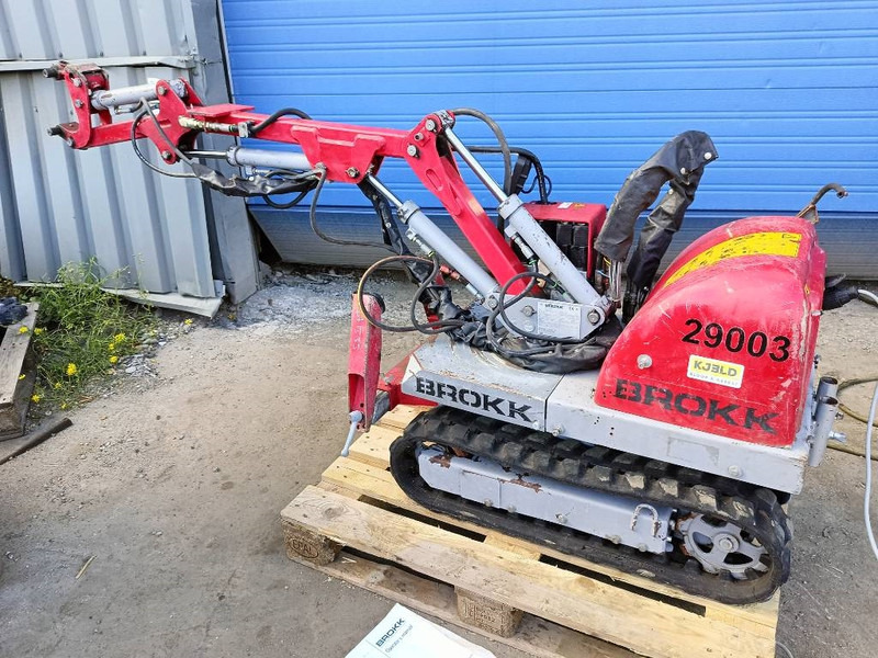 Brokk mini cut 40 demolition robot remote controlled - Bæltegravemaskine: billede 2 Brokk mini cut 40 demolition robot remote controlled - Bæltegravemaskine: billede 2