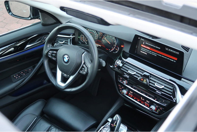 BMW 5 Serie 520i High Executive SCHUIFDAK/ NAPPA-LEDER/ ACC/ HEAD-UP/ H&K / ETC. - Sedan: billede 5 BMW 5 Serie 520i High Executive SCHUIFDAK/ NAPPA-LEDER/ ACC/ HEAD-UP/ H&K / ETC. - Sedan: billede 5