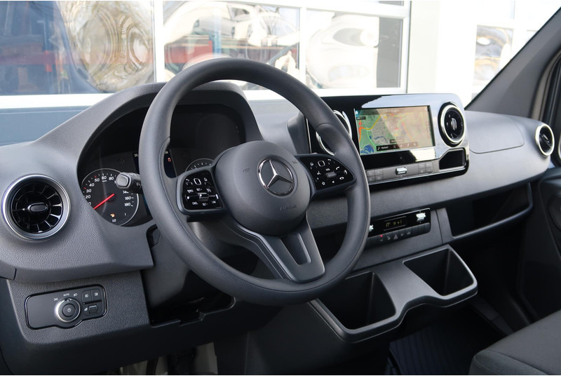Mercedes-Benz Sprinter 317 CDI L2H2 RWD BPM VRIJ/ AUT/ 3.5T/ LED/ CAMERA/ MBUX/ CRUISE/ CLIMA - Varevogn: billede 2 Mercedes-Benz Sprinter 317 CDI L2H2 RWD BPM VRIJ/ AUT/ 3.5T/ LED/ CAMERA/ MBUX/ CRUISE/ CLIMA - Varevogn: billede 2