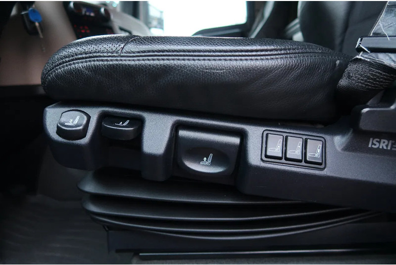 Trækker MAN TGX TGX 33.640 6X4 /RETARDER/ HYDRAULIK/ ALCOA'S/ LED/ ETC!: billede 9 Trækker MAN TGX TGX 33.640 6X4 /RETARDER/ HYDRAULIK/ ALCOA'S/ LED/ ETC!: billede 9