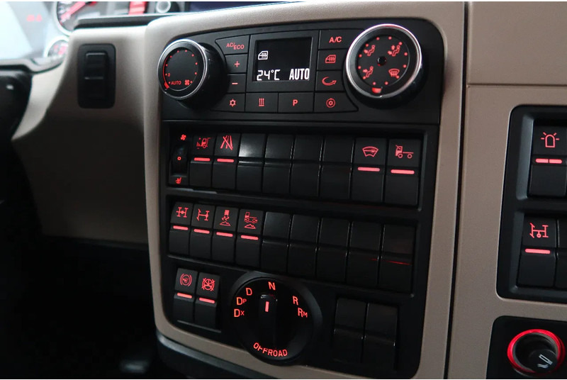 Trækker MAN TGX TGX 33.640 6X4 /RETARDER/ HYDRAULIK/ ALCOA'S/ LED/ ETC!: billede 6 Trækker MAN TGX TGX 33.640 6X4 /RETARDER/ HYDRAULIK/ ALCOA'S/ LED/ ETC!: billede 6