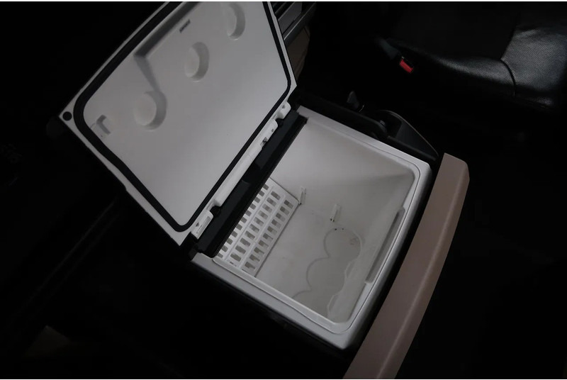 Trækker MAN TGX TGX 33.640 6X4 /RETARDER/ HYDRAULIK/ ALCOA'S/ LED/ ETC!: billede 14 Trækker MAN TGX TGX 33.640 6X4 /RETARDER/ HYDRAULIK/ ALCOA'S/ LED/ ETC!: billede 14