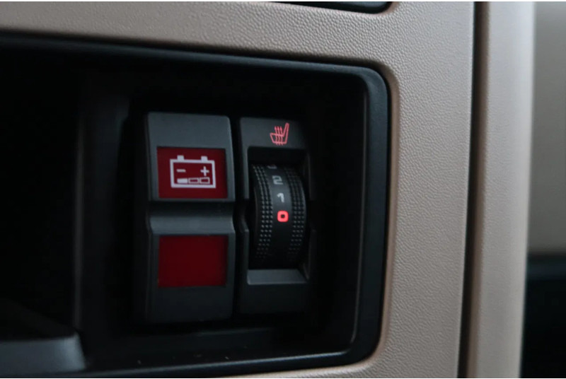 Trækker MAN TGX TGX 33.640 6X4 /RETARDER/ HYDRAULIK/ ALCOA'S/ LED/ ETC!: billede 20 Trækker MAN TGX TGX 33.640 6X4 /RETARDER/ HYDRAULIK/ ALCOA'S/ LED/ ETC!: billede 20