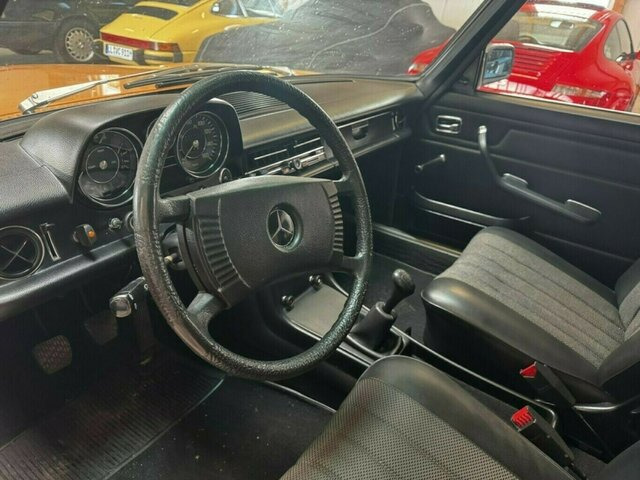 MERCEDES-BENZ 200 D/8 W115... - Sedan: billede 5 MERCEDES-BENZ 200 D/8 W115... - Sedan: billede 5