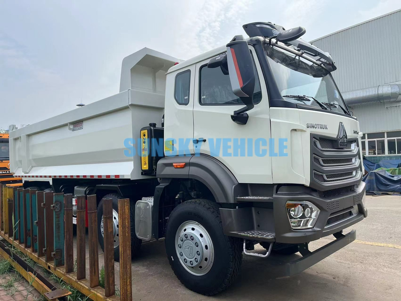 HOWO 8X4 dump truck - Tipvogn lastbil: billede 2 HOWO 8X4 dump truck - Tipvogn lastbil: billede 2