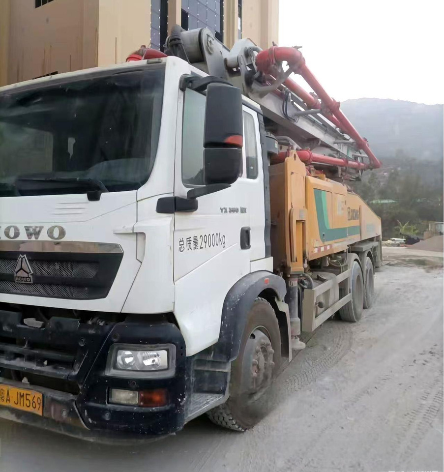XCMG Manufacturer Concrete Pump Machine HB43V Used 43m HOWO Small Concrete Pumps Truck For Sale - Betonpumpe: billede 2 XCMG Manufacturer Concrete Pump Machine HB43V Used 43m HOWO Small Concrete Pumps Truck For Sale - Betonpumpe: billede 2