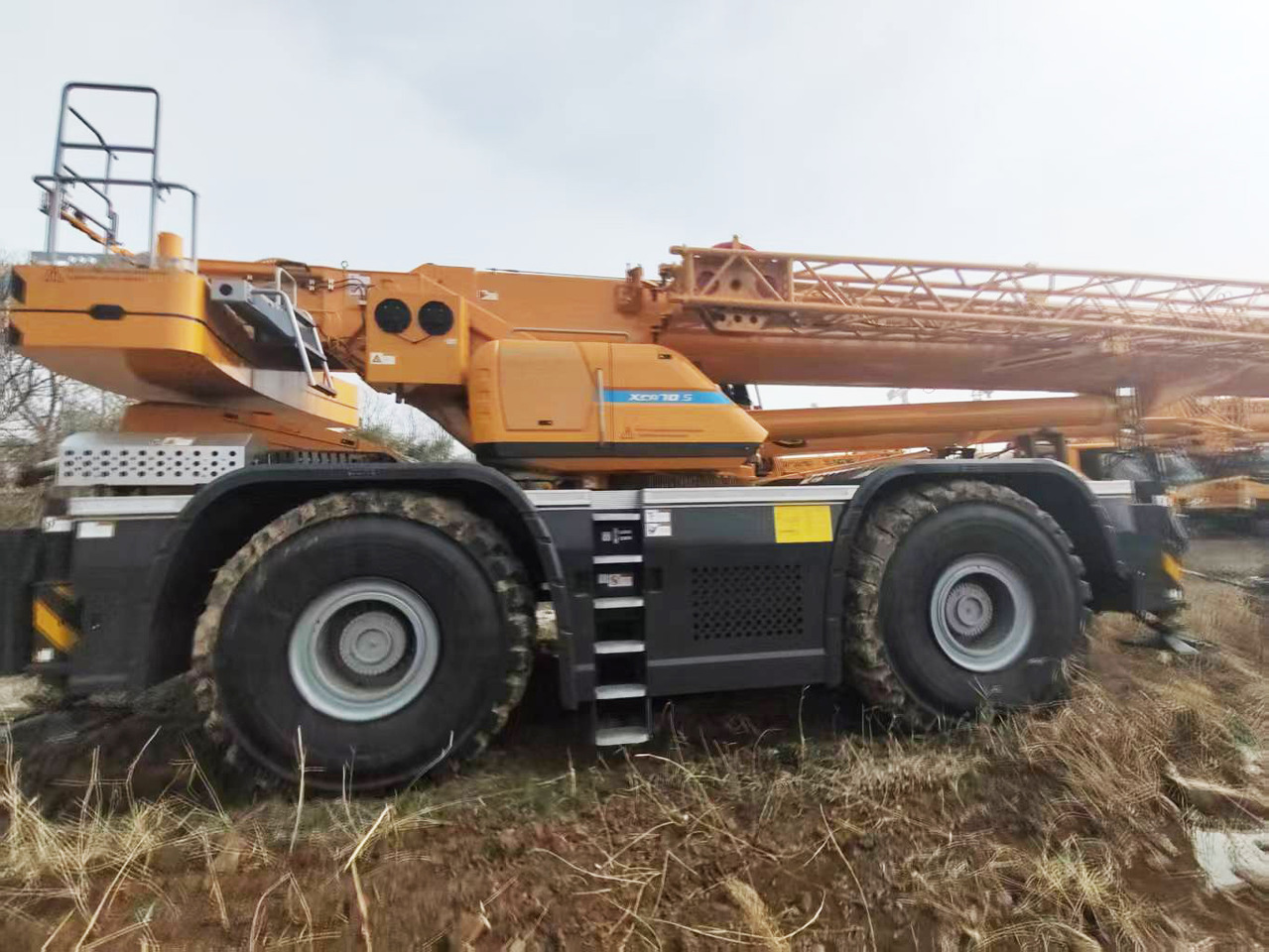XCMG Official Second Hand Rough Terrain Cranes XCR70_S 70t Truck Crane Price For Sale - Groft terræn kran: billede 2 XCMG Official Second Hand Rough Terrain Cranes XCR70_S 70t Truck Crane Price For Sale - Groft terræn kran: billede 2