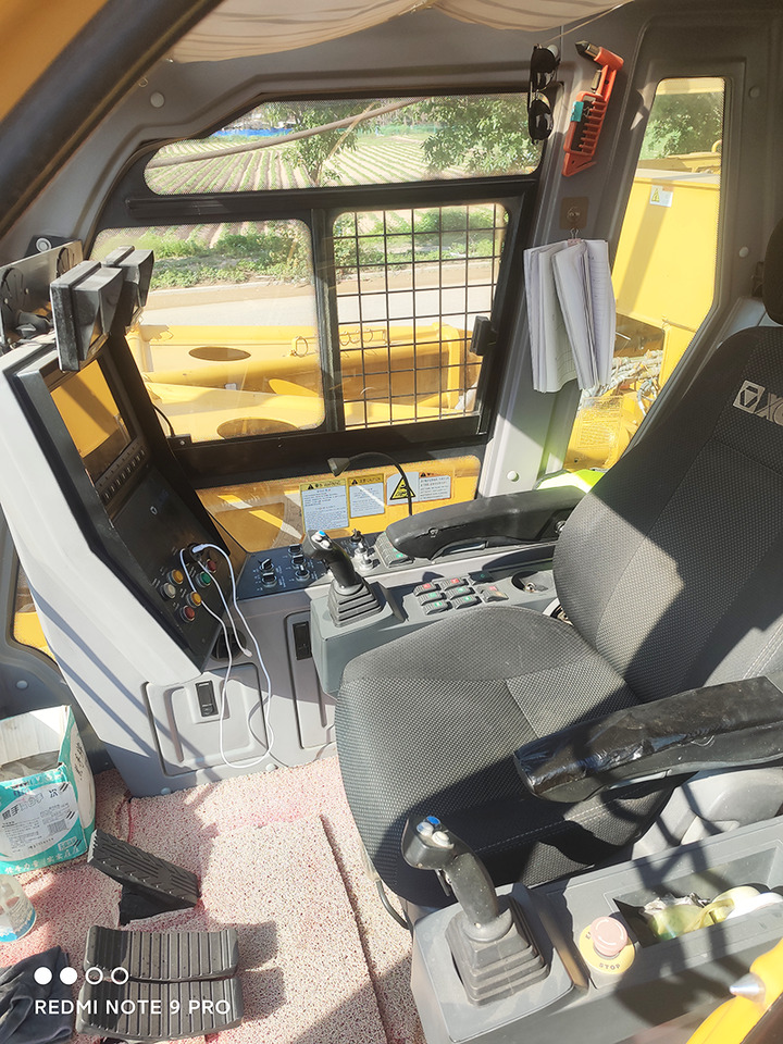 XCMG XGC200 200 tons hydraulic boom used crawler crane 2019 with good condition - Bæltekran: billede 4 XCMG XGC200 200 tons hydraulic boom used crawler crane 2019 with good condition - Bæltekran: billede 4